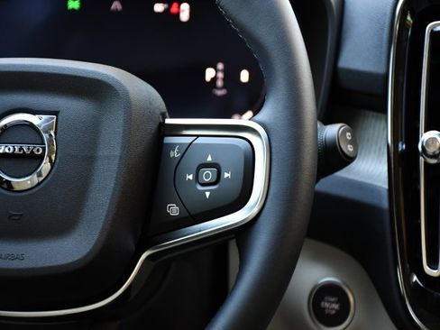 New 2026 Volvo XC40 B5 Plus w/ Protection Package Premier image 22