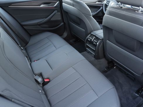 Certified 2023 BMW 530i xDrive w/ Premium Package image 37