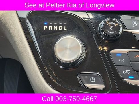 Used 2020 Chrysler Voyager Lxi FWD image 26