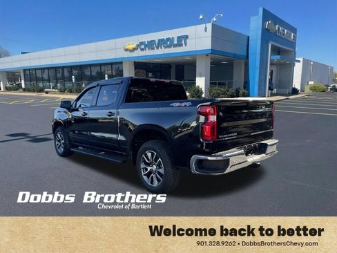 Used 2023 Chevrolet Silverado 1500 LT AWD/4WD image 6