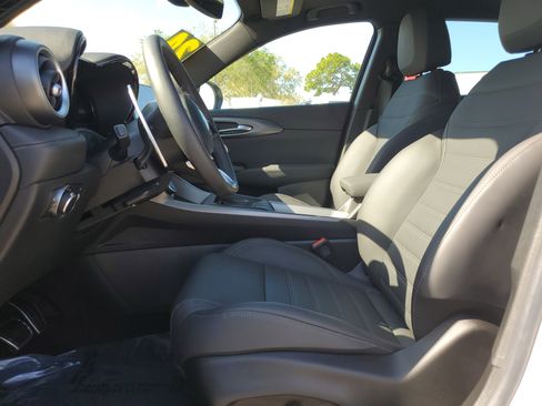 Used 2024 Alfa Romeo Tonale Veloce AWD/4WD image 11