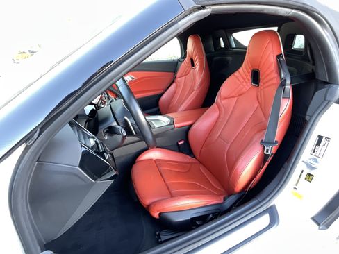 Certified 2022 BMW Z4 M40i w/ Premium Package image 15