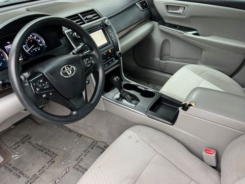 Used 2016 Toyota Camry LE image 11