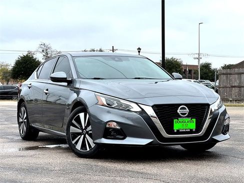 Used 2019 Nissan Altima 2.5 SV image 1