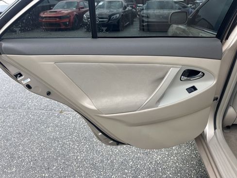 Used 2009 Toyota Camry LE image 20