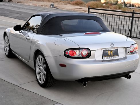 Used 2007 MAZDA MX-5 Miata Touring w/ Suspension Pkg image 5