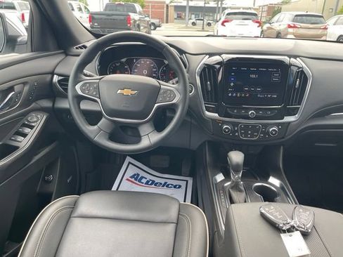 Used 2023 Chevrolet Traverse Premier AWD/4WD image 23