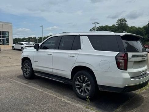 Used 2024 Chevrolet Tahoe LS RWD image 3