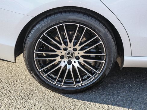 Used 2025 Mercedes-Benz C 300 4MATIC Sedan image 29