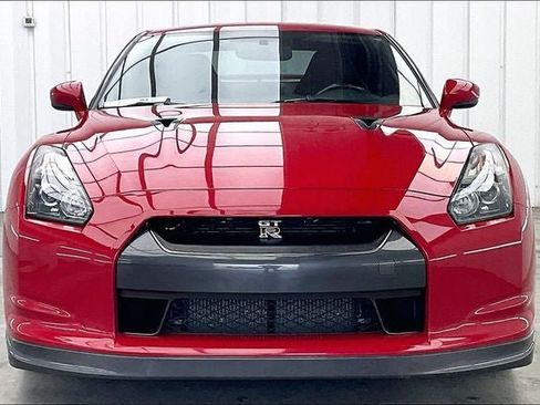 Used 2010 Nissan GT-R Premium AWD/4WD image 3