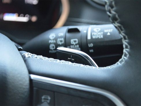 Used 2023 Jeep Grand Cherokee Altitude image 19