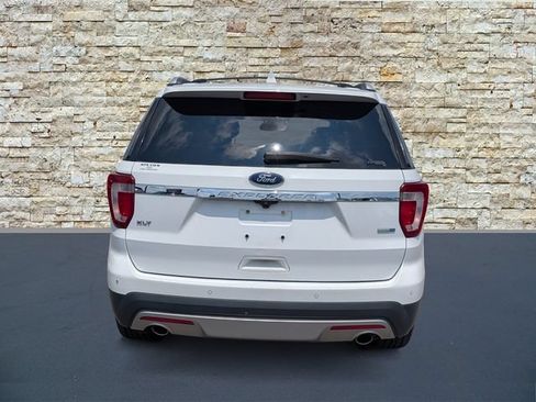 Used 2016 Ford Explorer XLT AWD/4WD image 6