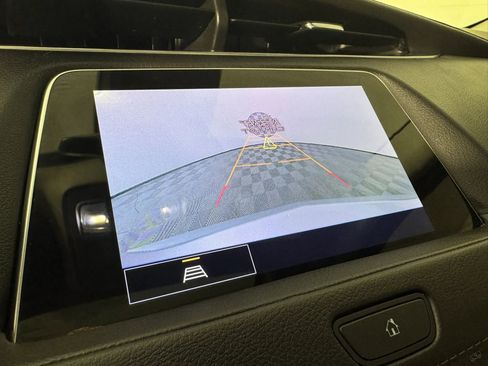 Used 2021 Cadillac XT4 Luxury w/ LPO, Onyx Sport Package image 18