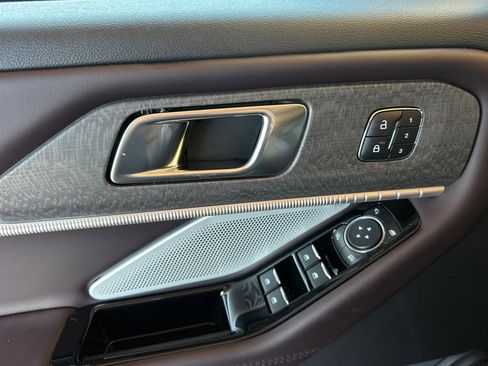 New 2026 Ford Explorer Platinum image 10