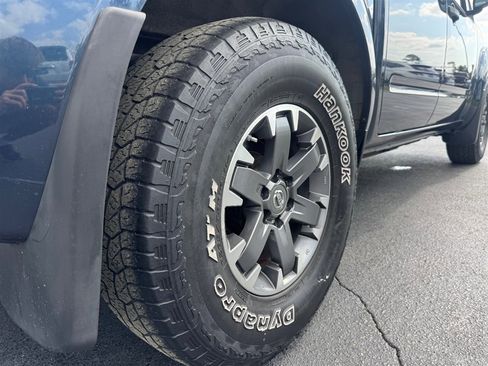 Used 2018 Nissan Frontier SV image 10