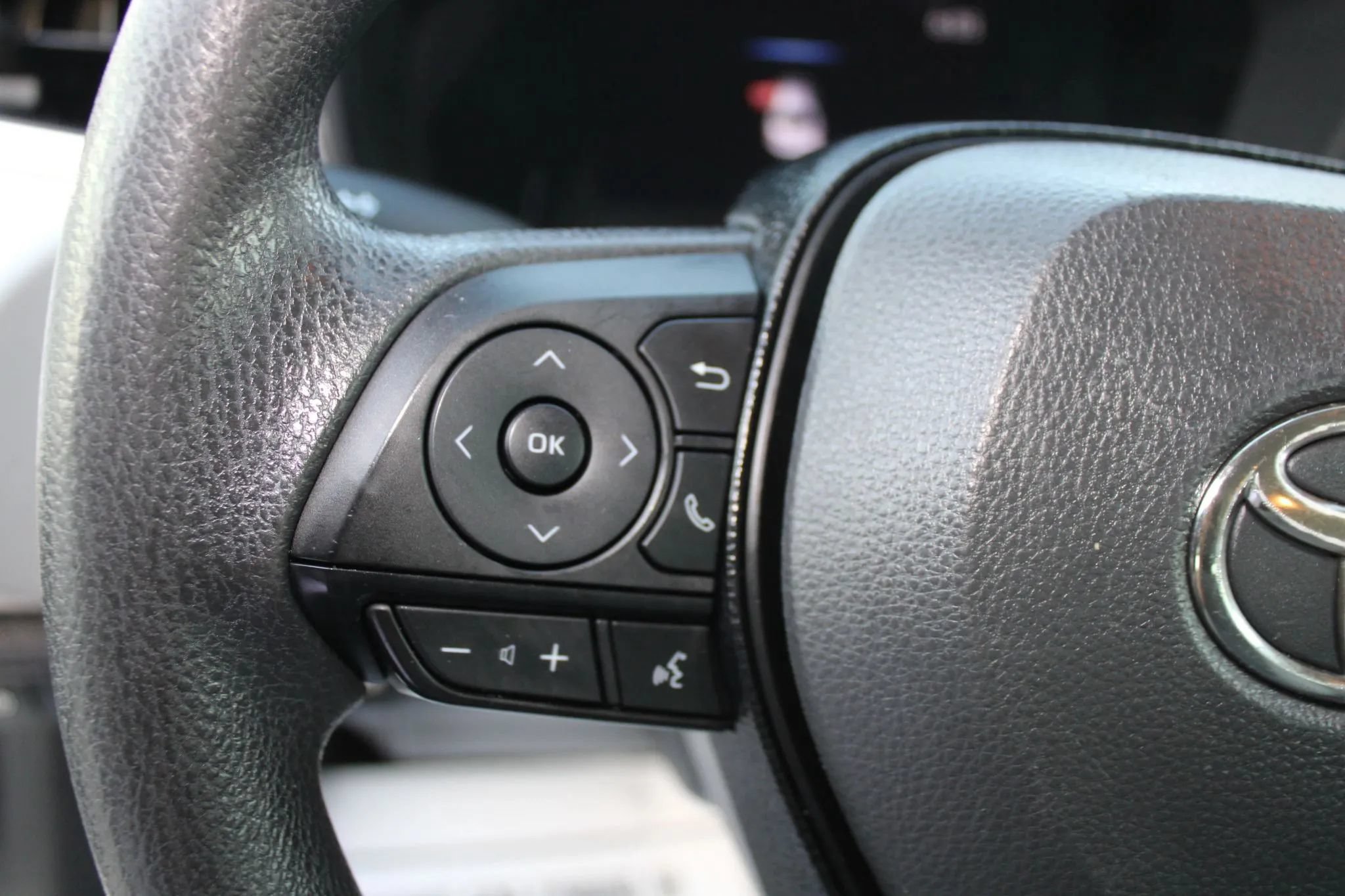 Used 2021 Toyota Corolla LE FWD image 15