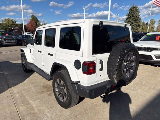 Used 2018 Jeep Wrangler Unlimited Sahara w/ Uconnect 4C Nav & Sound Group AWD/4WD image 4