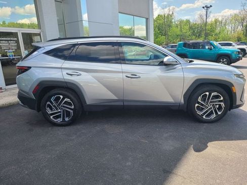 Used 2025 Hyundai Tucson Limited FWD image 6