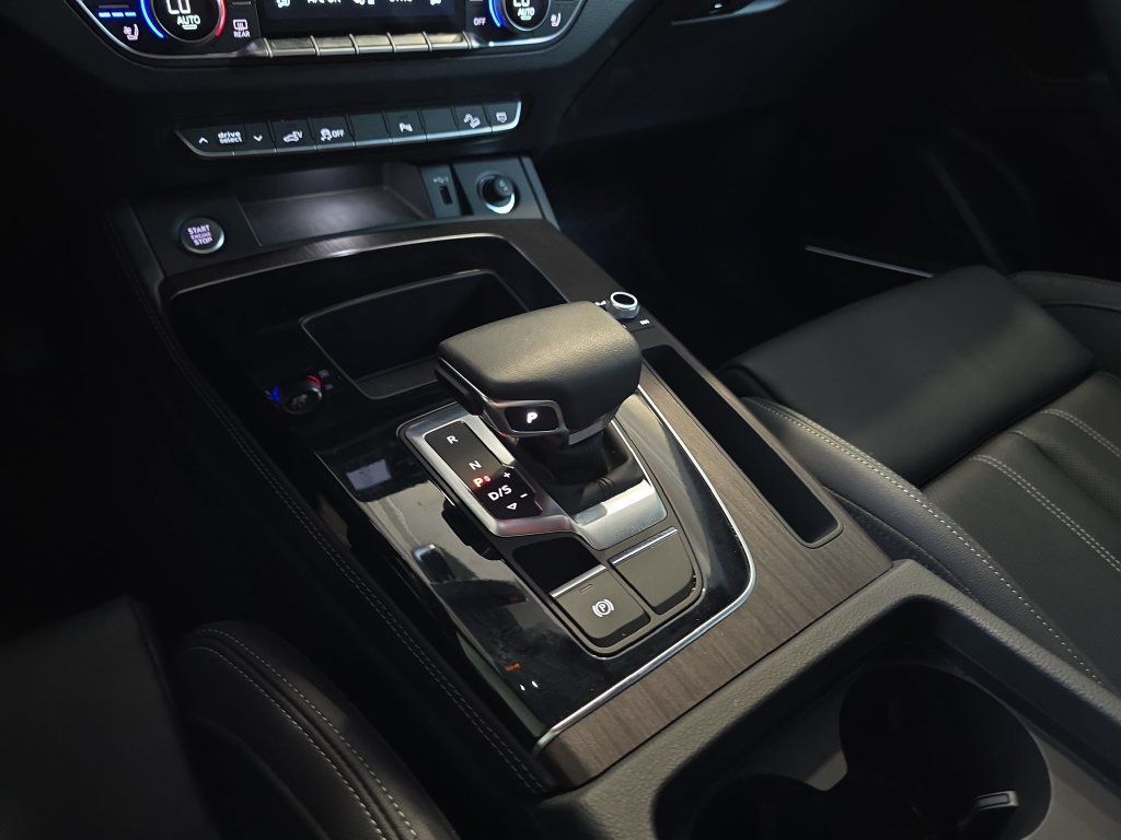 Certified 2024 Audi Q5 e Premium Plus w/ Premium Plus Package AWD/4WD image 22