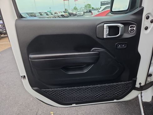 Used 2021 Jeep Wrangler Unlimited Sport AWD/4WD image 18