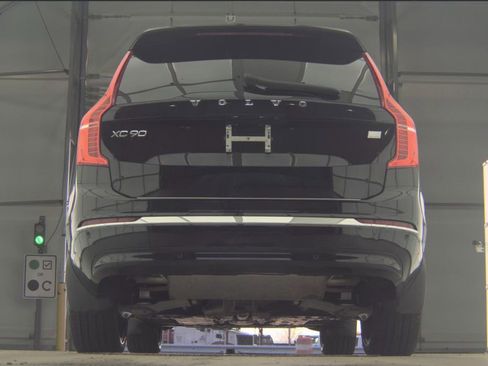 Used 2024 Volvo XC90 T8 Plus w/ Protection Package Premier image 5