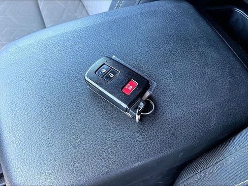 Used 2023 Toyota Tacoma TRD Off-Road AWD/4WD image 33