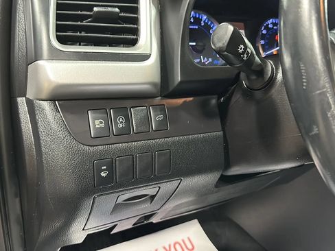 Used 2019 Toyota Highlander Plus AWD/4WD image 29