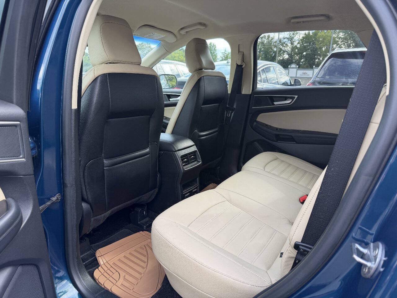 Used 2020 Ford Edge SEL w/ Convenience Package FWD image 9