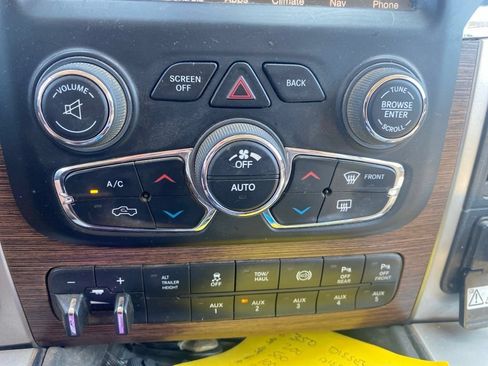 Used 2017 RAM 3500 Laramie w/ Convenience Group AWD/4WD image 6