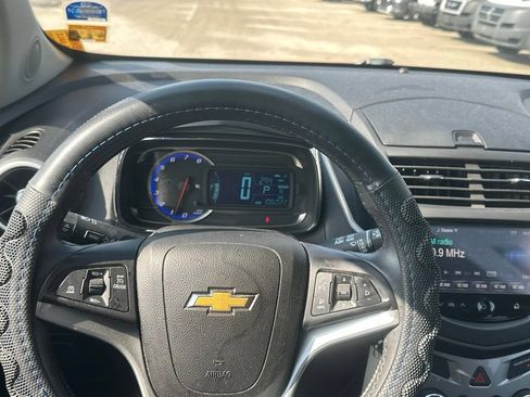Used 2015 Chevrolet Trax LT w/ LT Sun and Sound Package FWD image 6