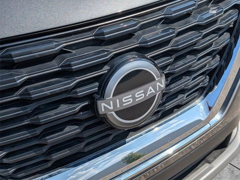 Certified 2022 Nissan Rogue SV image 9