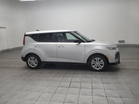 Used 2020 Kia Soul LX FWD image 11