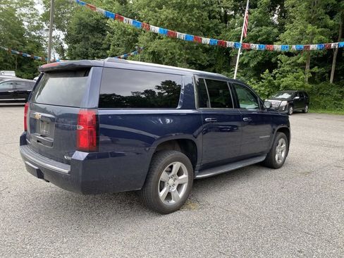 Used 2018 Chevrolet Suburban Premier AWD/4WD image 2