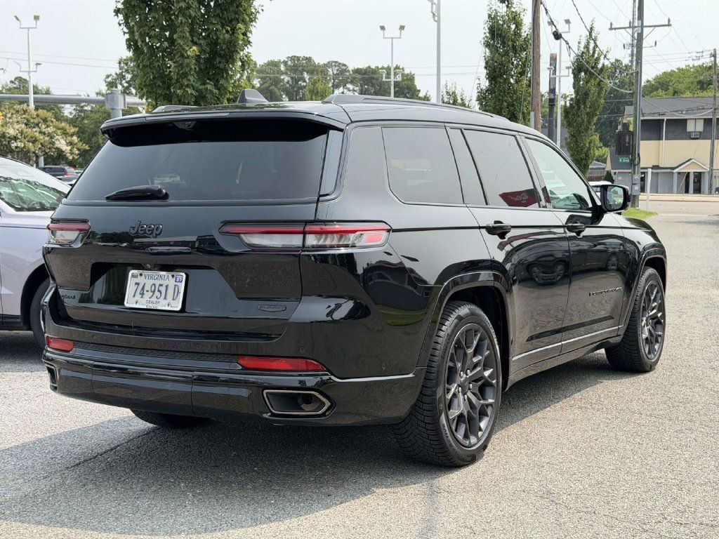 Used 2023 Jeep Grand Cherokee L Summit AWD/4WD image 18