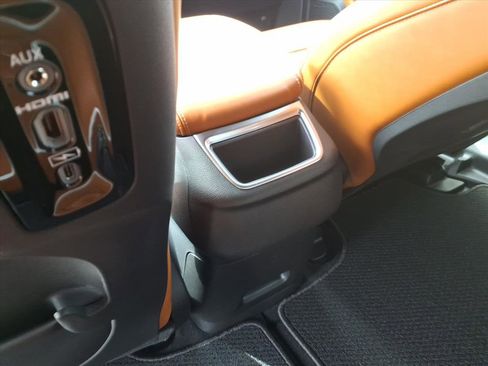 New 2026 Chrysler Pacifica Pinnacle image 33