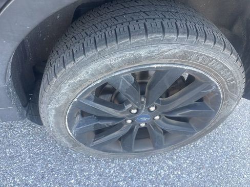 Used 2019 Ford Escape SE image 9