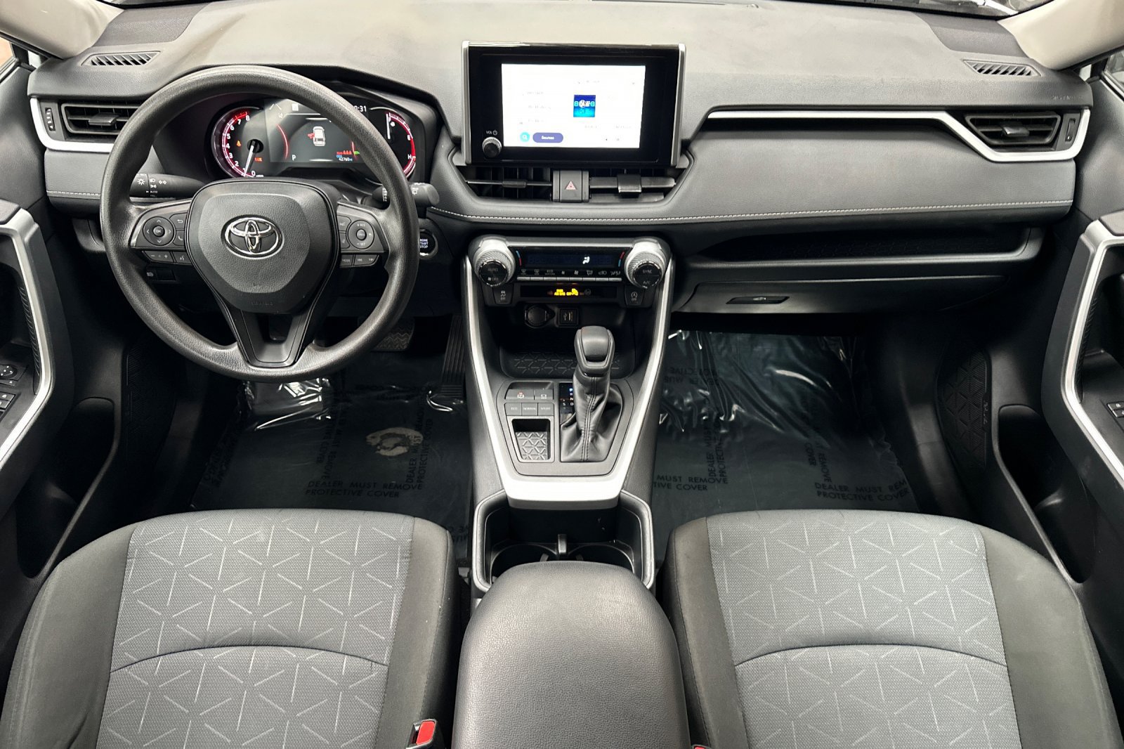 Used 2025 Toyota RAV4 XLE FWD image 17