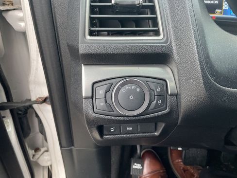 Used 2019 Ford Explorer XLT w/ Equipment Group 202A image 13