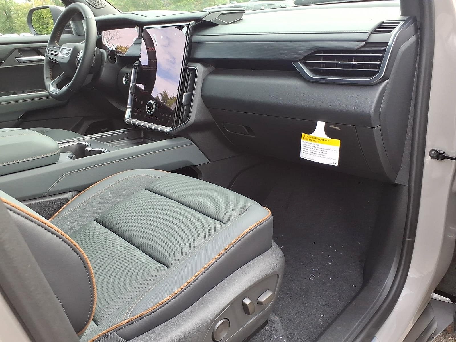 New 2027 GMC Acadia AT4 w/ Luxury Package AWD/4WD image 9