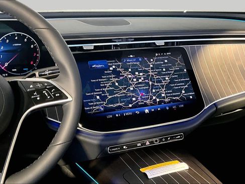 New 2026 Mercedes-Benz E 450 4MATIC Sedan image 8