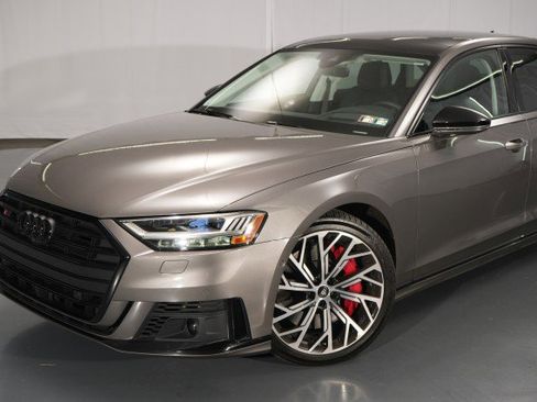 Used 2021 Audi S8 L w/ S8 Executive Package AWD/4WD image 3