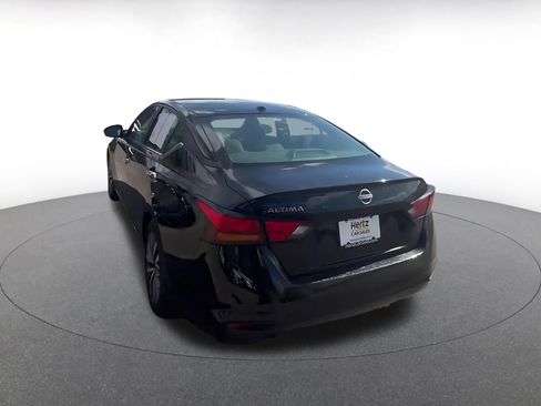 Used 2025 Nissan Altima 2.5 SV FWD image 11