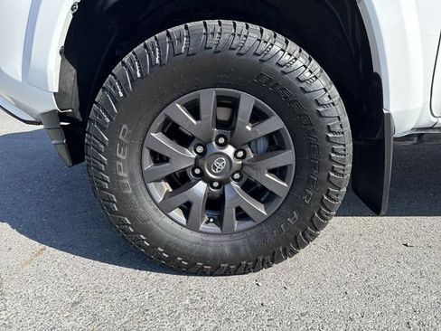 Used 2023 Toyota Tacoma SR5 RWD image 10
