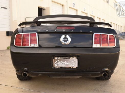 Used 2009 Ford Mustang GT RWD image 21