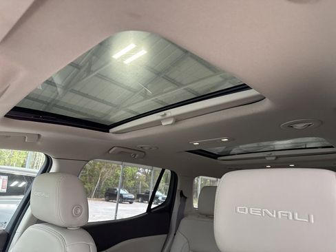 Used 2019 GMC Acadia Denali w/ Technology Package image 6