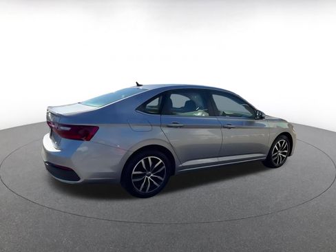 Used 2025 Volkswagen Jetta SE image 15