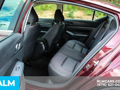 Used 2024 Nissan Altima 2.5 SV FWD image 17