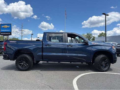 Used 2023 Chevrolet Silverado 1500 LT Trail Boss AWD/4WD image 8