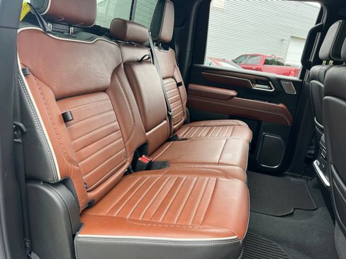 Used 2024 GMC Sierra 2500 Denali Ultimate AWD/4WD image 44