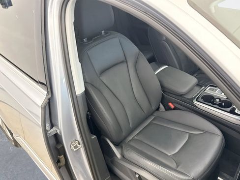 Used 2022 Audi Q7 2.0T Premium Plus AWD/4WD image 16